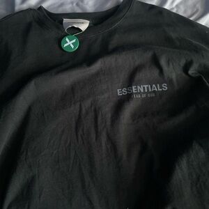 Black essential shirt